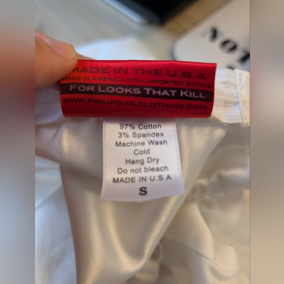 Deadly Dames - Picture 4 of 4